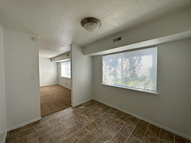 Courtyard Apartments