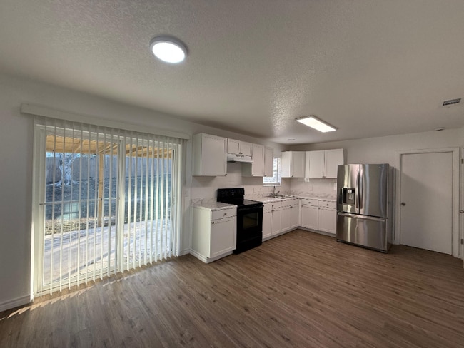 Photo - 5522 Crystal Valley St