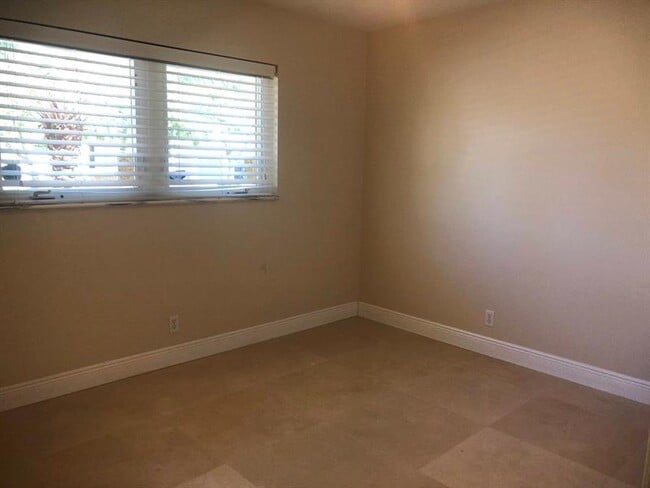 Photo - 633 Solar Isle Dr