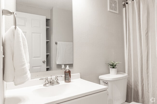 2BR, 2BA - Oakbrook Apartments