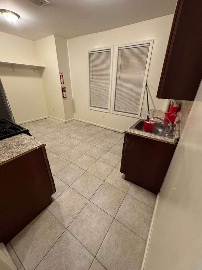 Photo - 209 21st St Unit 2