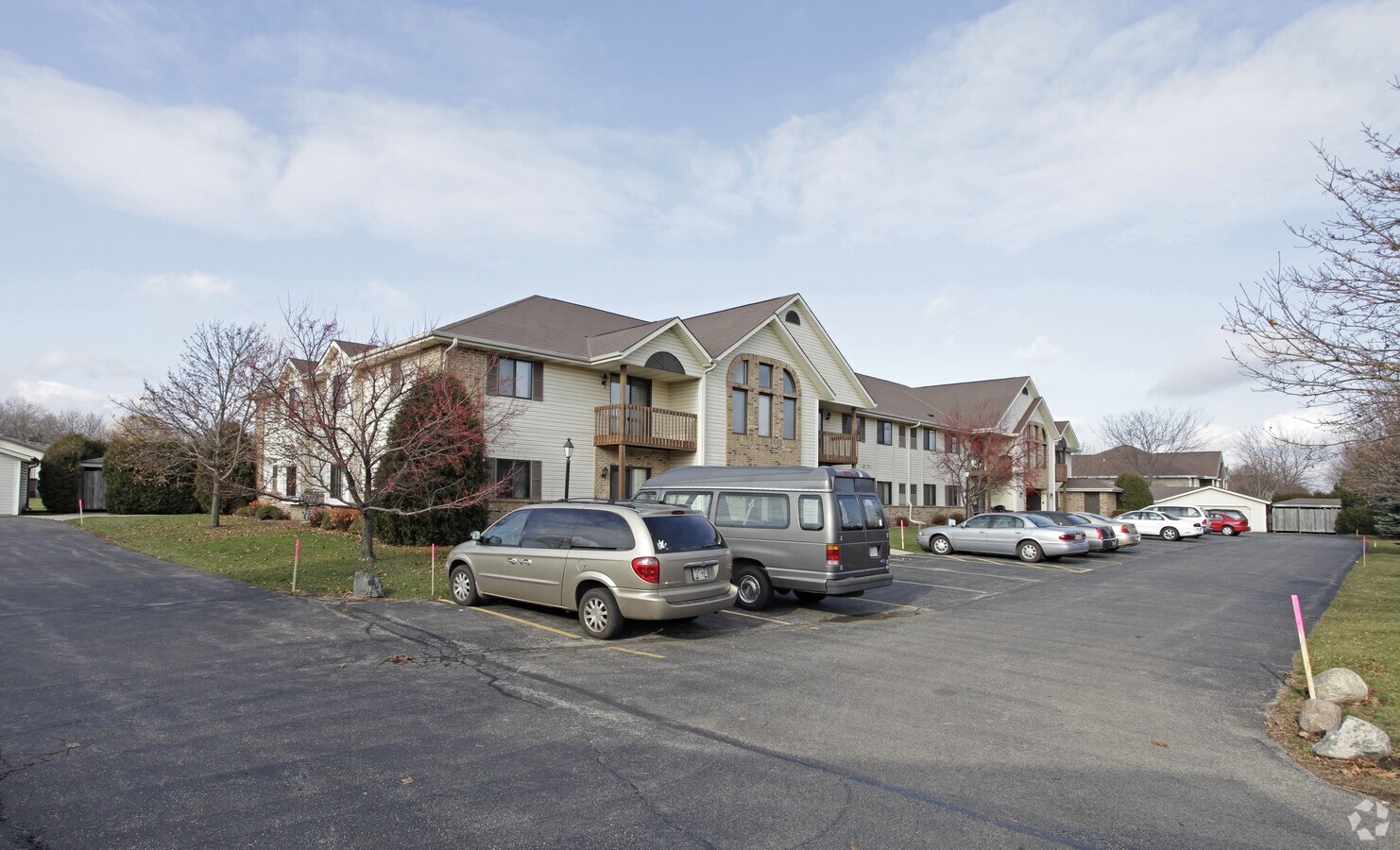 The Sunset Meadows Apartments - The Sunset Meadows Apartments