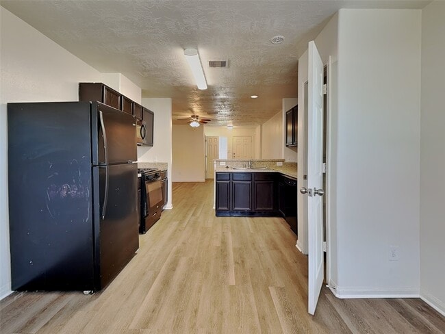 Photo - 3410 Maris Way