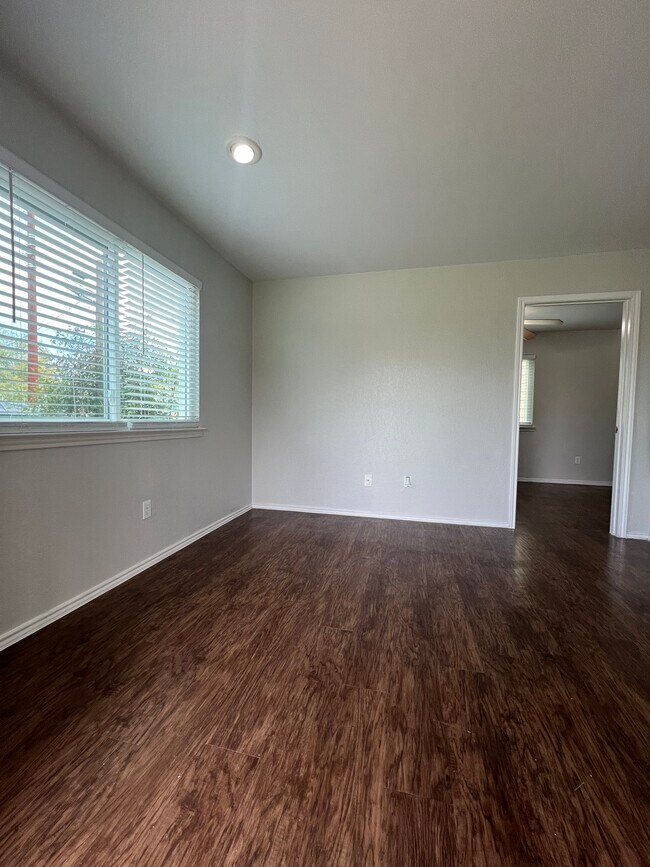 Photo - 1640 Post Rd Unit A