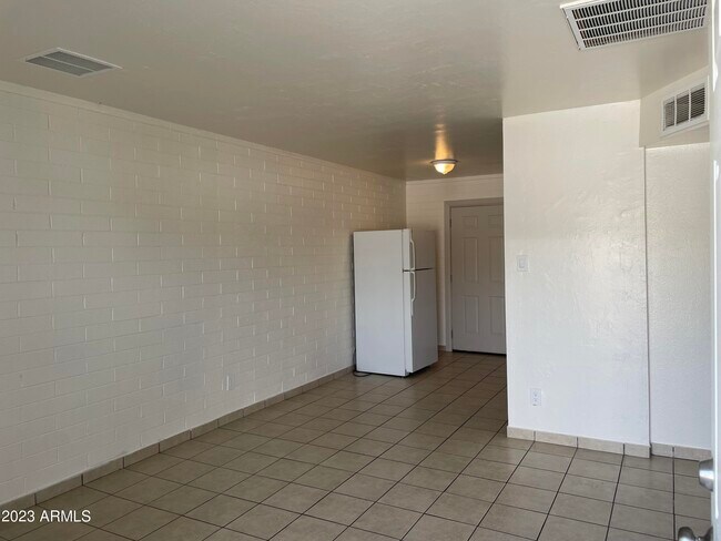Photo - 1349 E Sahuaro Dr Unit 1