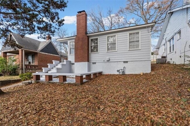 Photo - 449 10th St NW