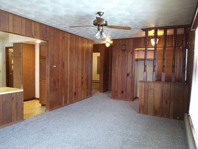 Photo - 2 Bedroom 1 Bath Home in Middlebury!