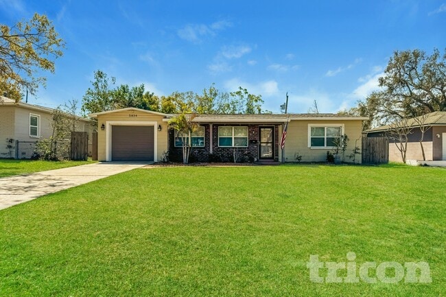 Building Photo - 5834 5th Ave S