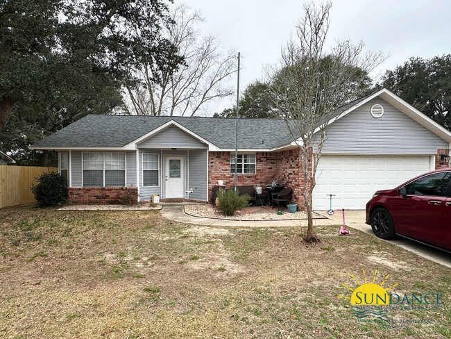 Stunning 3 Bedroom home in Navarre! - Stunning 3 Bedroom home in Navarre!