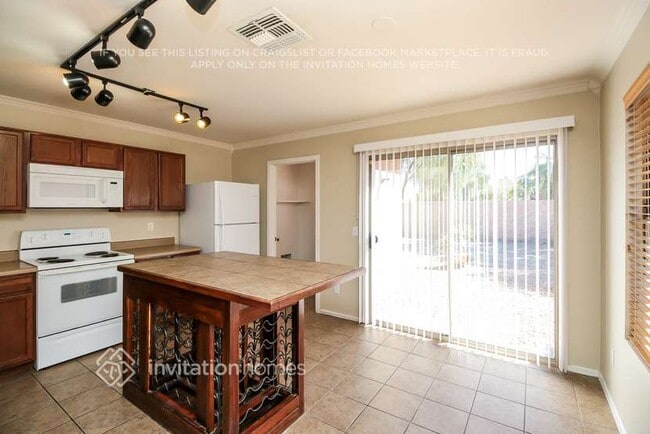 Photo - 1813 N 94th Ave