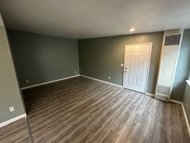 Photo - 214 Prescott St