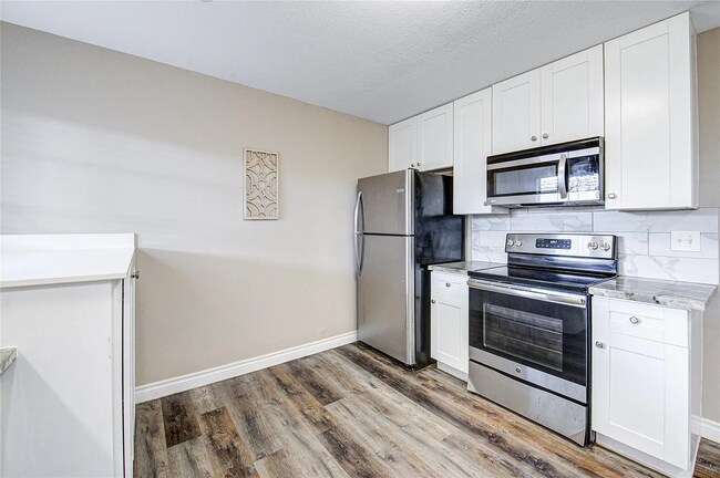 Photo - 2101 Fountain View Dr Unidad B