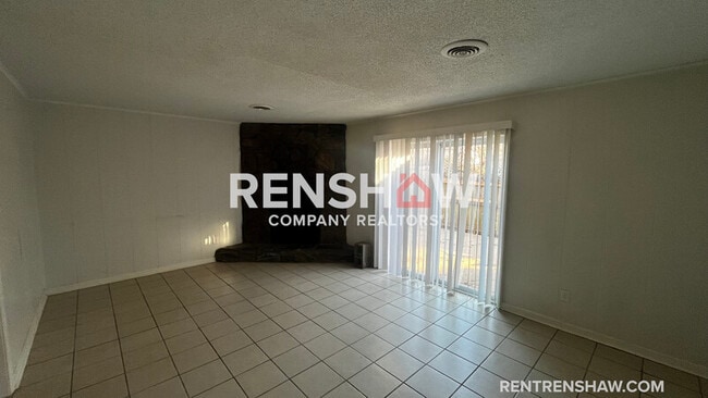 Photo - 3398 Dungreen St