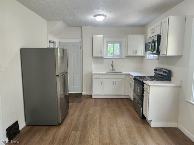 12905 Watterson Ave