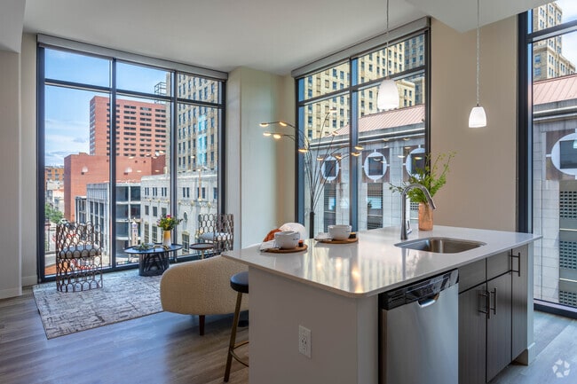 2 Br, 2 Ba - 1, 154 SF
