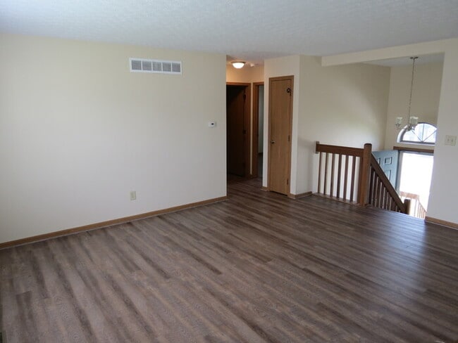 Photo - 1271 Caravel Dr