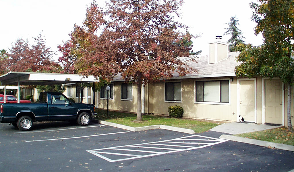 Country Lane Apartments - Country Lane Apartments