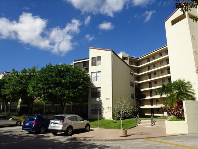 Building Photo - 2309 S Cypress Bend Dr Unit 612C Rental