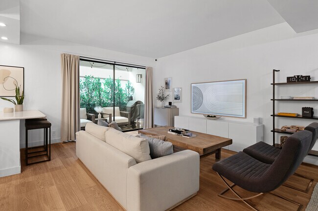 Photo - 7250 Franklin Ave Unit 512