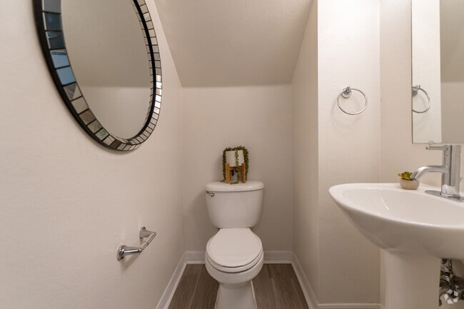 2.5BA, 2BR, 1,328SF