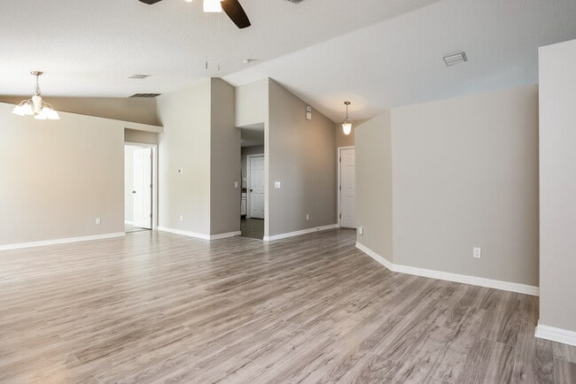 Photo - 5140 Heatherstone Ct