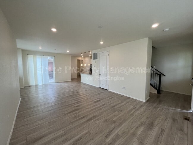 Photo - 17626 Olive St