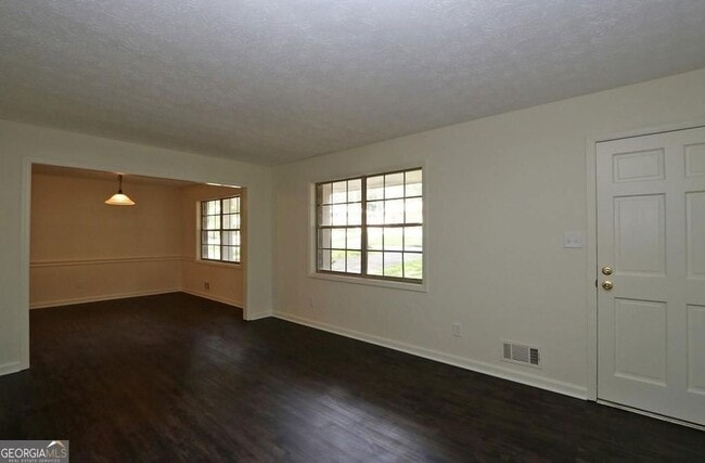Photo - 4215 Fawn Ln SE