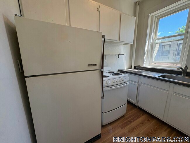 313 Allston St Unidad 12