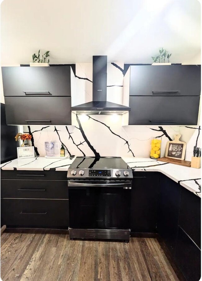 Photo - 1114 Comstock Dr