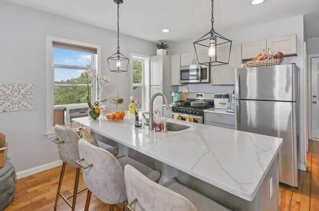 Photo - 30 Hemans St Unit 2