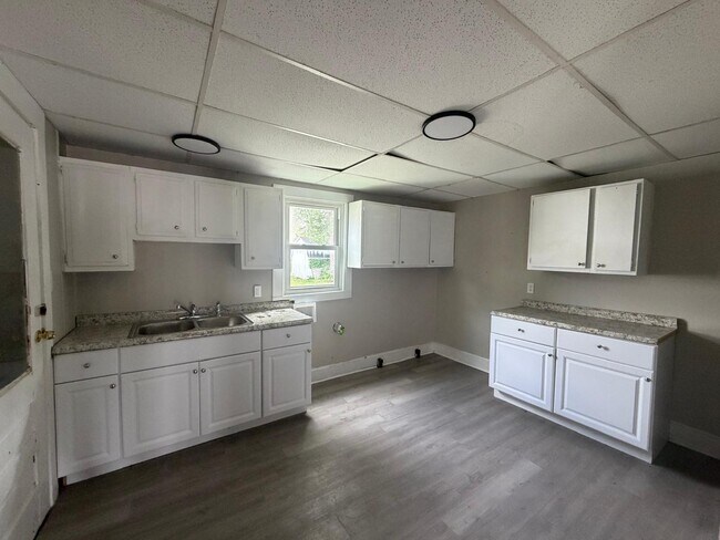 Photo - 329 W Grant St