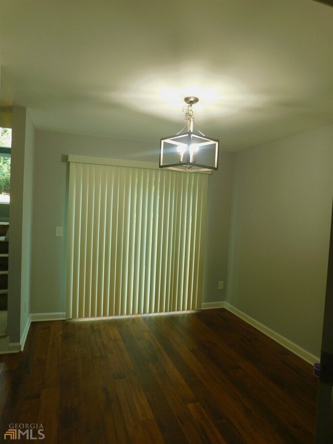 Photo - 7560 Taylor Rd