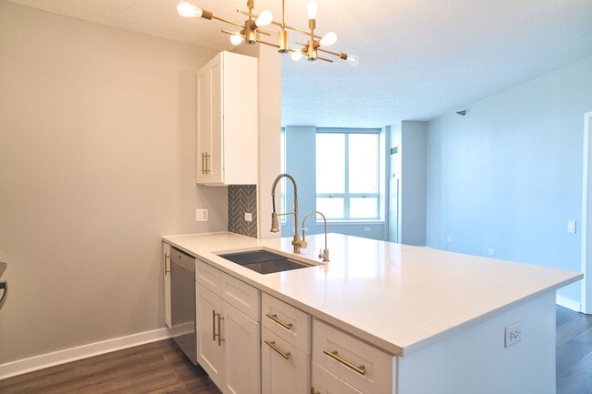 Photo - 600 N Kingsbury St Unit 1110