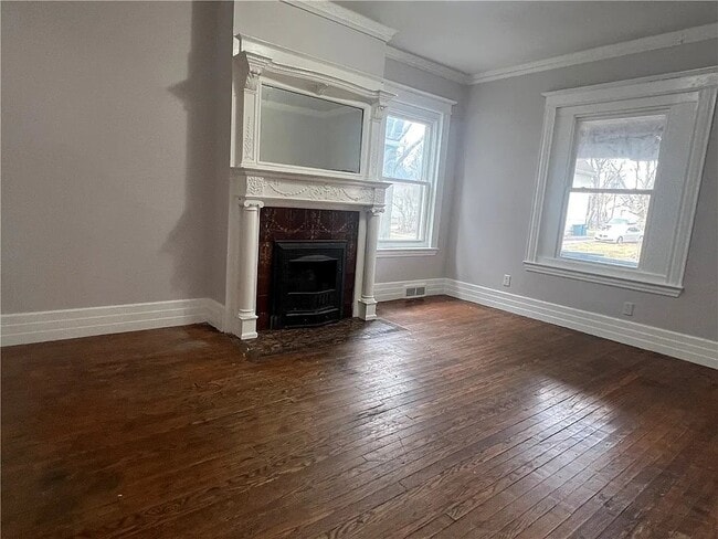 Photo - 443 Flint St