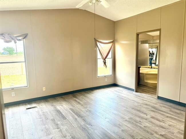 Photo - 1841 County Rd 382