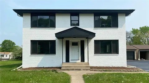 Building Photo - 2081 Hillview Rd