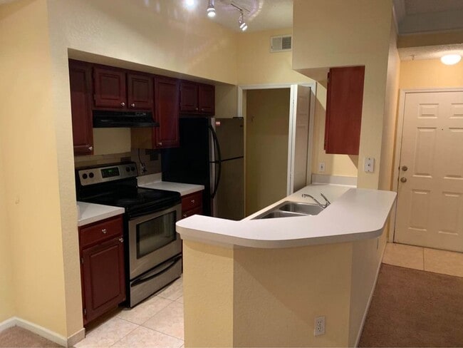 Photo - 2 bedroom 2 bath Condo  with Balcony in La...