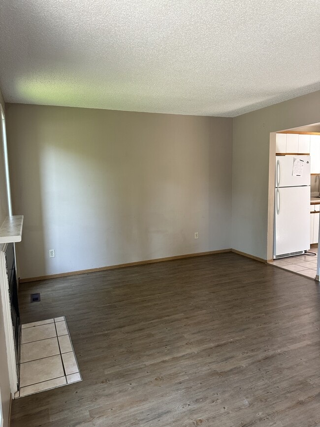 Photo - 209 Thomson Ave Unit 1