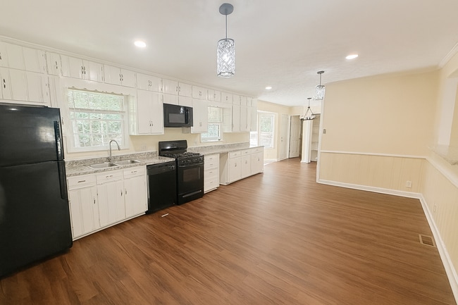 Photo - 3311 Spain Rd Unit top level