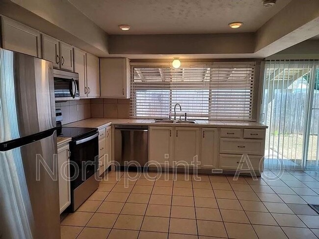 Photo - 3 BR/2BA | Renovated Single Family Home |Gated backyard!