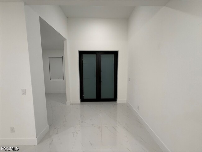 Photo - 3201 57th St W