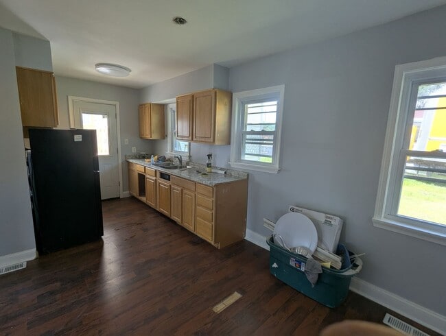 Photo - 301 W Bel Air Ave Unidad 10 N. Law St. Apt. 1