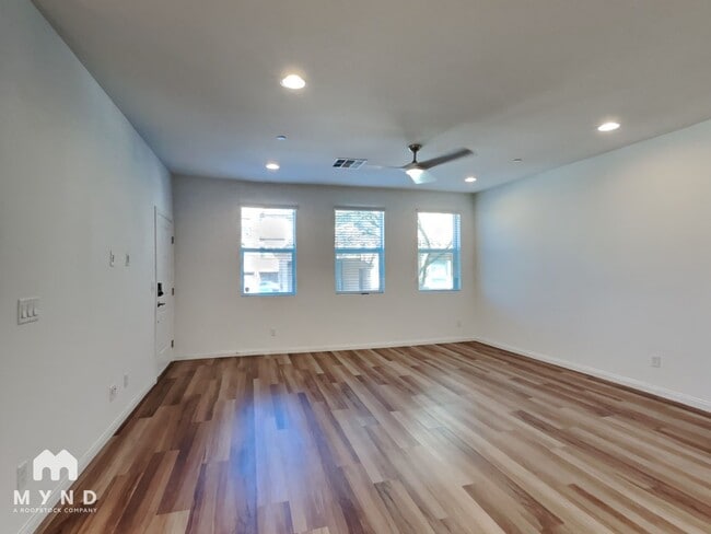 Photo - 1041 Via Lombardi