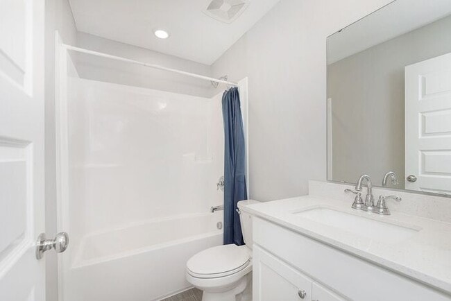 Photo - Like New 5 Bedroom 3 Full Bath With Fenced...