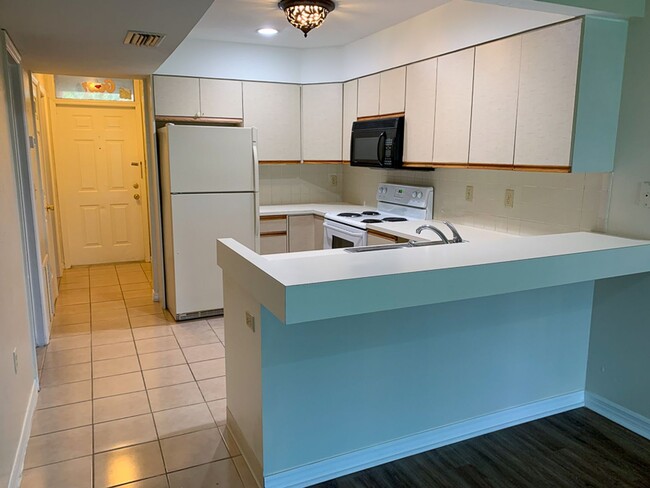 Photo - 2/2 Ground Floor Condo Unit in Oakbrook Availabl...