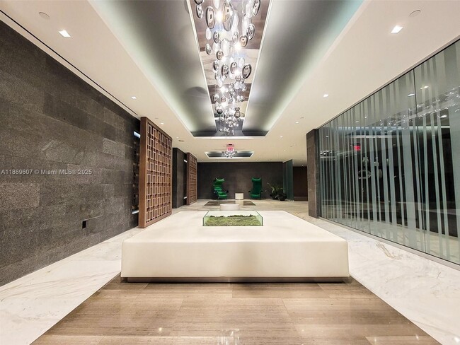 Photo - 400 Sunny Isles Blvd Unidad 1021