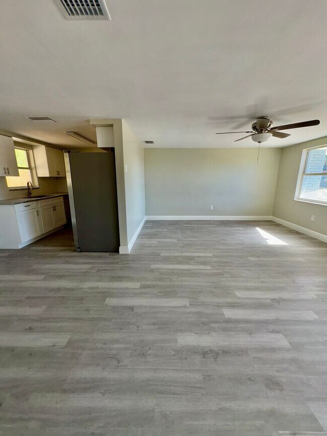 Photo - 7329 Seashore Dr