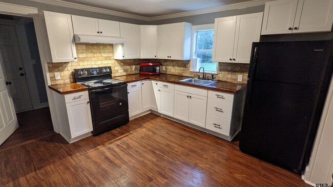 Photo - 2009 W Shaw St