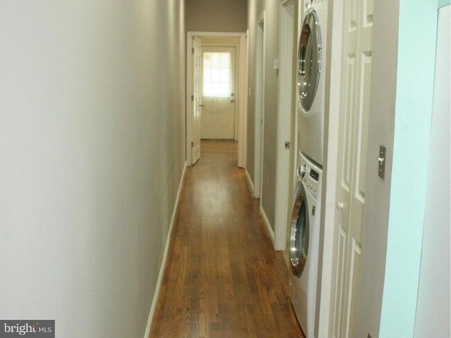 Photo - 1040 6th St NE
