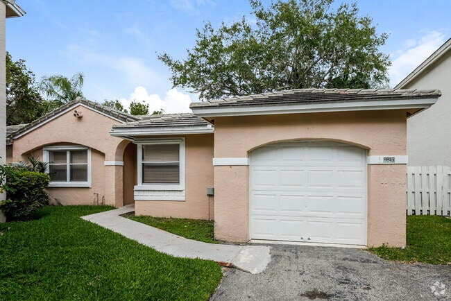 Building Photo - 9845 NW 9th Ct Rental